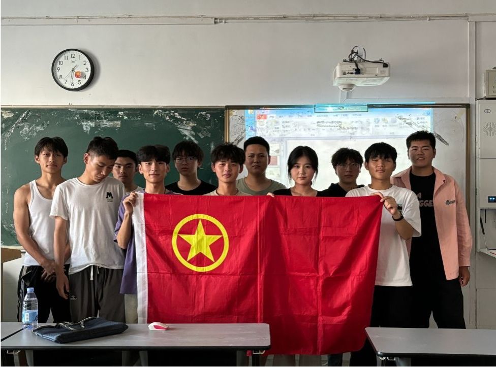 信息工程学院24级团支部开展新生“四个一”团员意识教育之团情学习